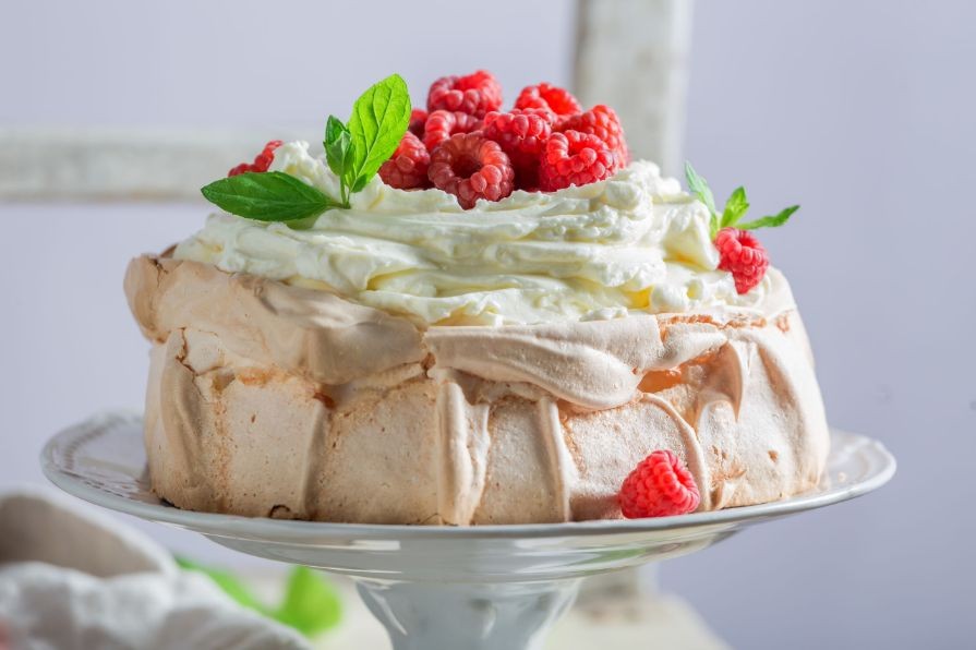Pavlova_is_one_of_the_must_try_dishes_in_New_Zealand